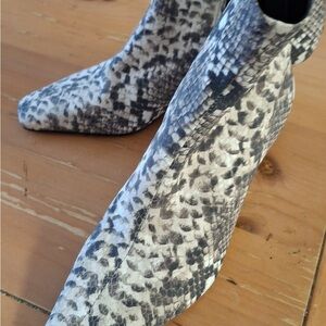 Giani Bernini Snake Print Ankle Boots - Black and Gray